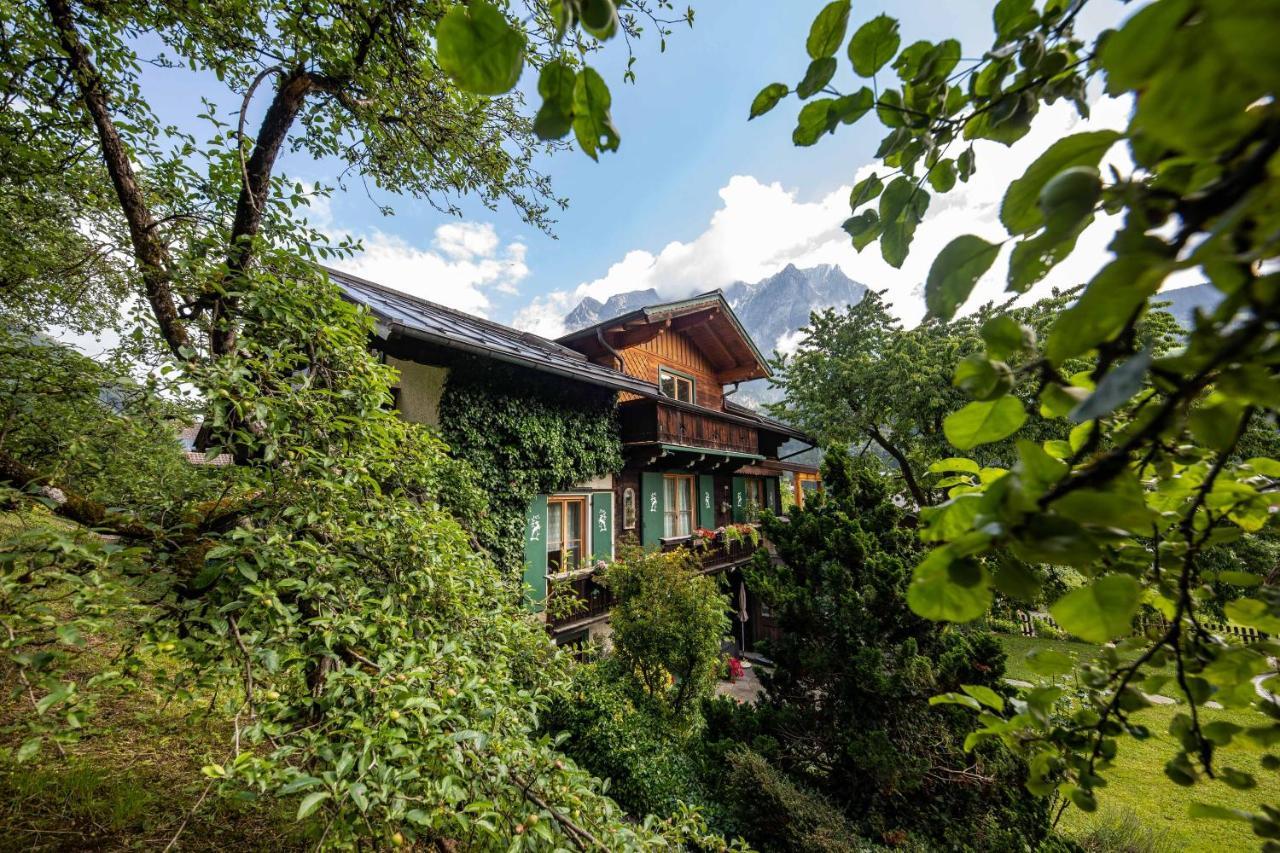 Alpenrelax Haus Weidmannsheil Wohnen Im Romantischen Forsthaus Werfen Bagian luar foto