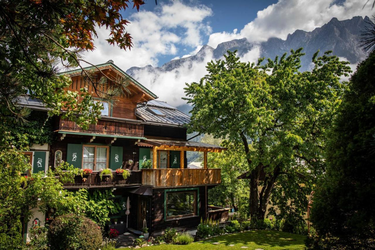 Alpenrelax Haus Weidmannsheil Wohnen Im Romantischen Forsthaus Werfen Bagian luar foto