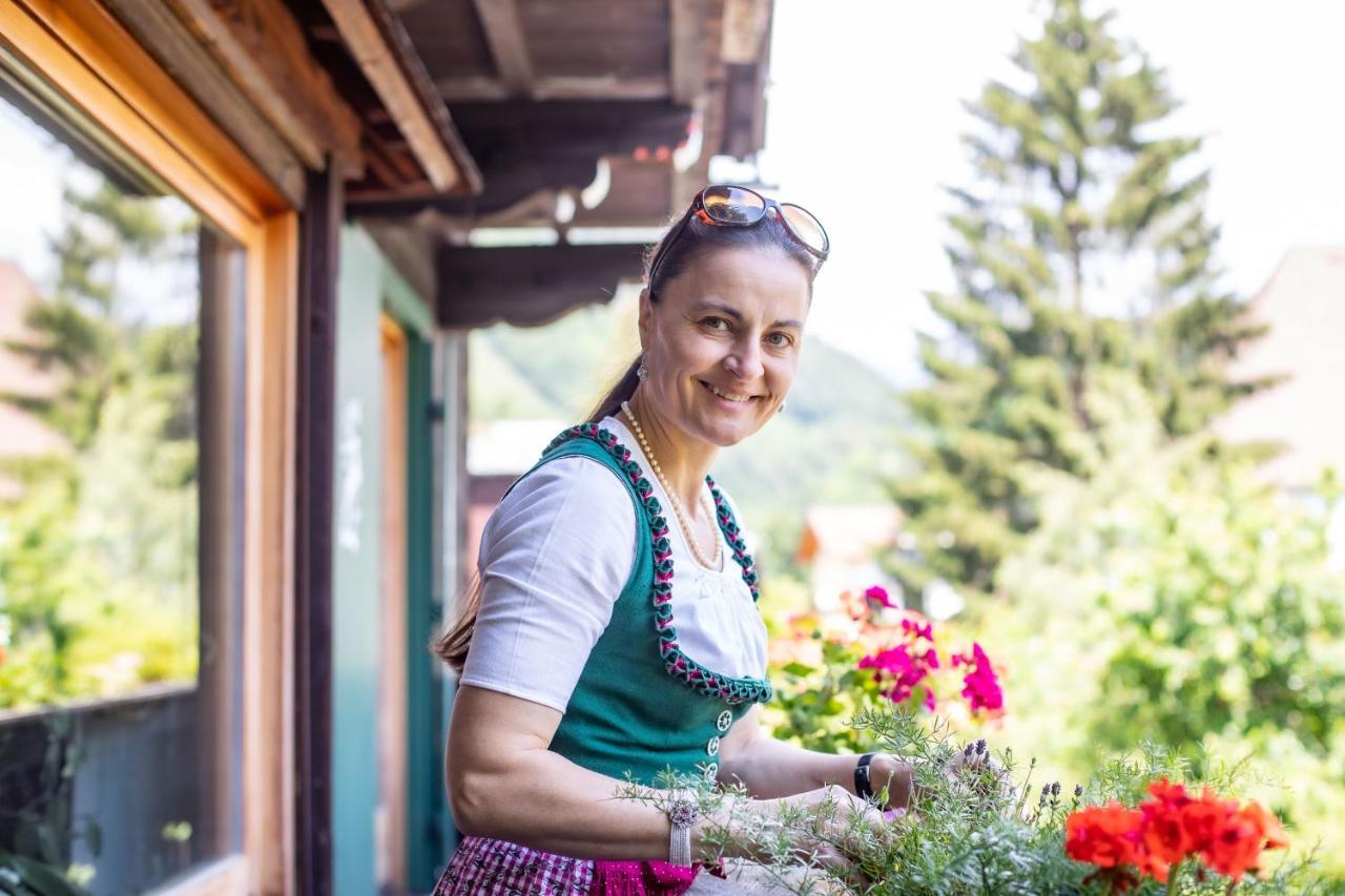 Alpenrelax Haus Weidmannsheil Wohnen Im Romantischen Forsthaus Werfen Bagian luar foto