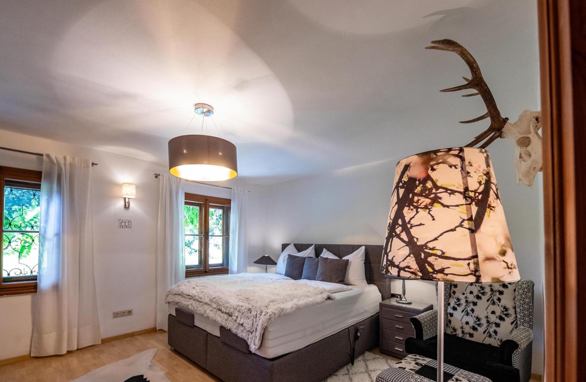 Alpenrelax Haus Weidmannsheil Wohnen Im Romantischen Forsthaus Werfen Bagian luar foto